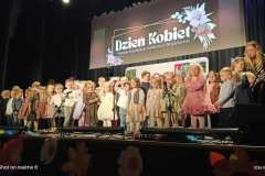 435bbbf1bef46e5732f79ed7d42ad81c